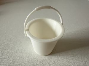 Mô hình xô nhựa mini